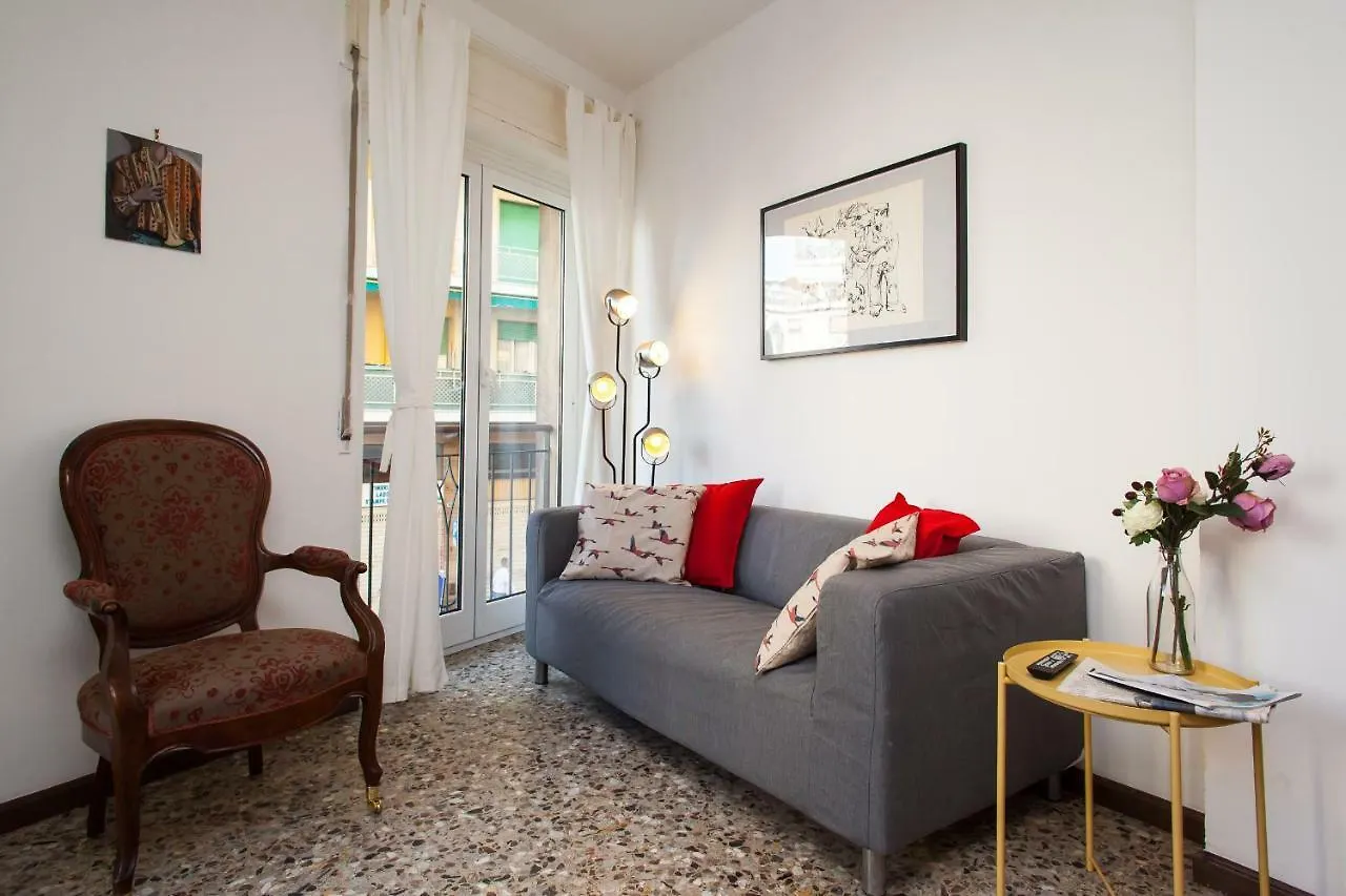 Casa Liberta - Downtown Modern Apartment With Airconditioning サンレモ イタリア
