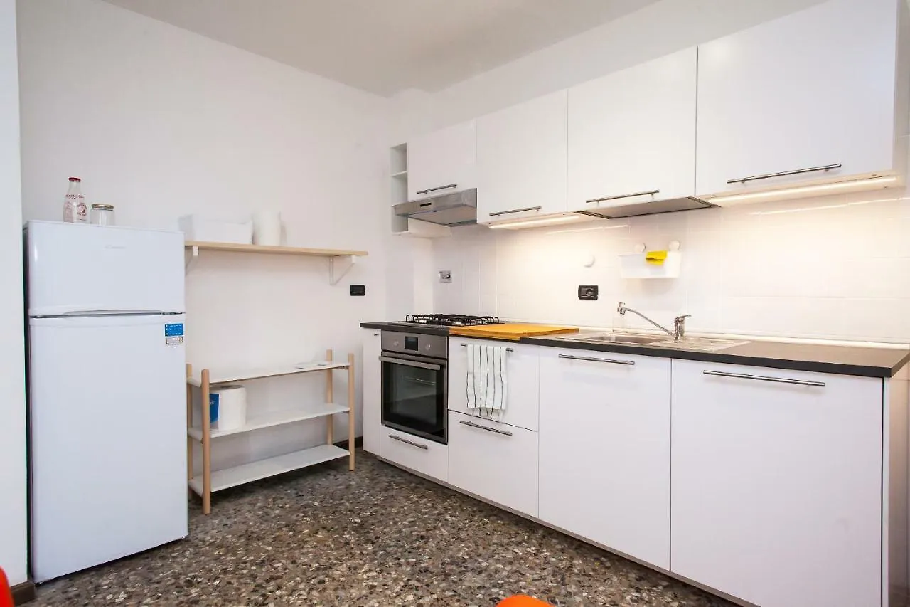 Casa Liberta - Downtown Modern Apartment With Airconditioning サンレモ