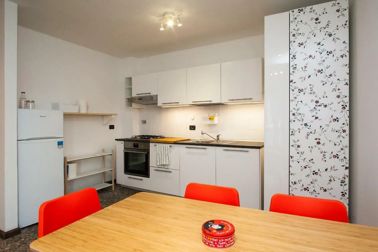 Casa Liberta - Downtown Modern Apartment With Airconditioning サンレモ