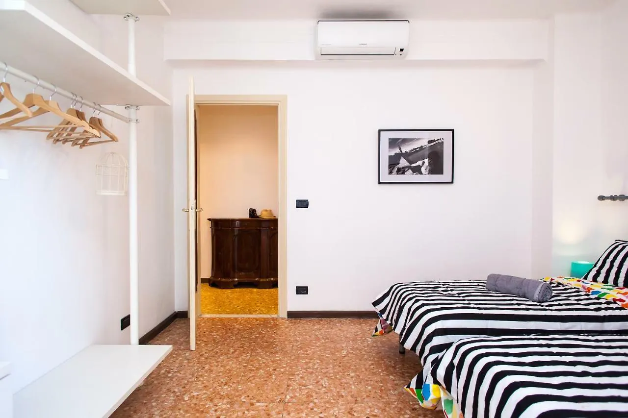 Casa Liberta - Downtown Modern Apartment With Airconditioning サンレモ