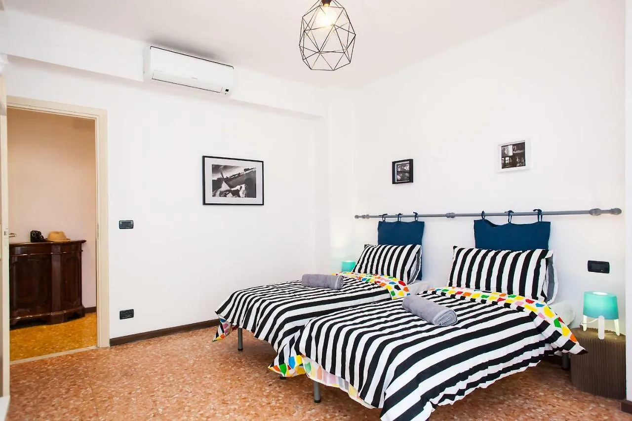 Casa Liberta - Downtown Modern Apartment With Airconditioning Sanremo