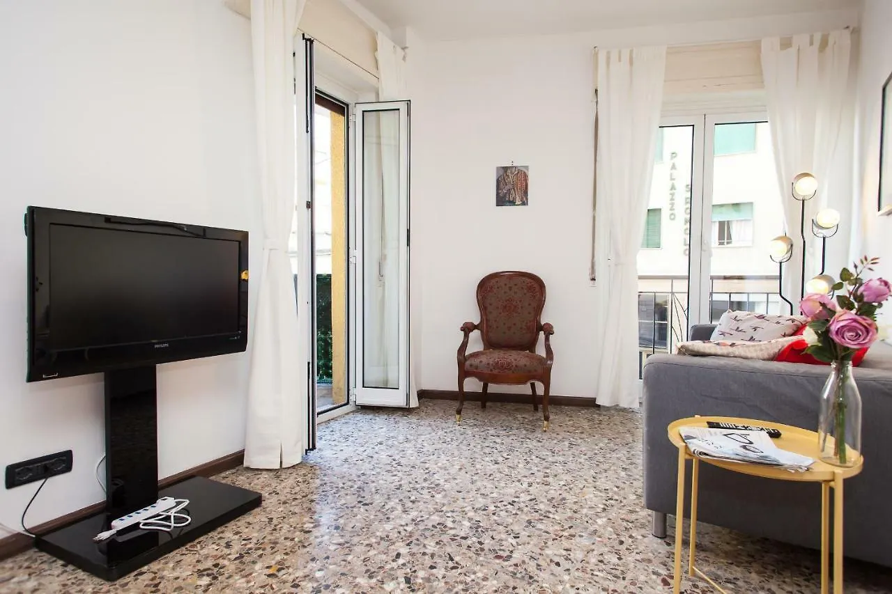 Casa Liberta - Downtown Modern Apartment With Airconditioning Sanremo Italy